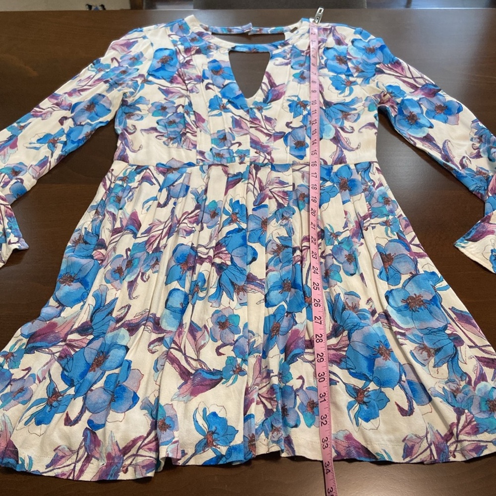 Beautiful Blue Floral Pattern Free People dress, size 10. - Picture 7 of 14
